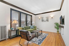 1BR Kitchen, King Bed, Wifi near shops, dining